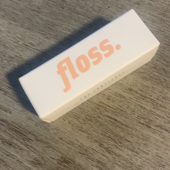 Floss Lip + Cheek Tint - Picture 4 of 4